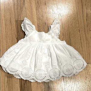 Baby Gap White Eyelet Top - 6-12 months